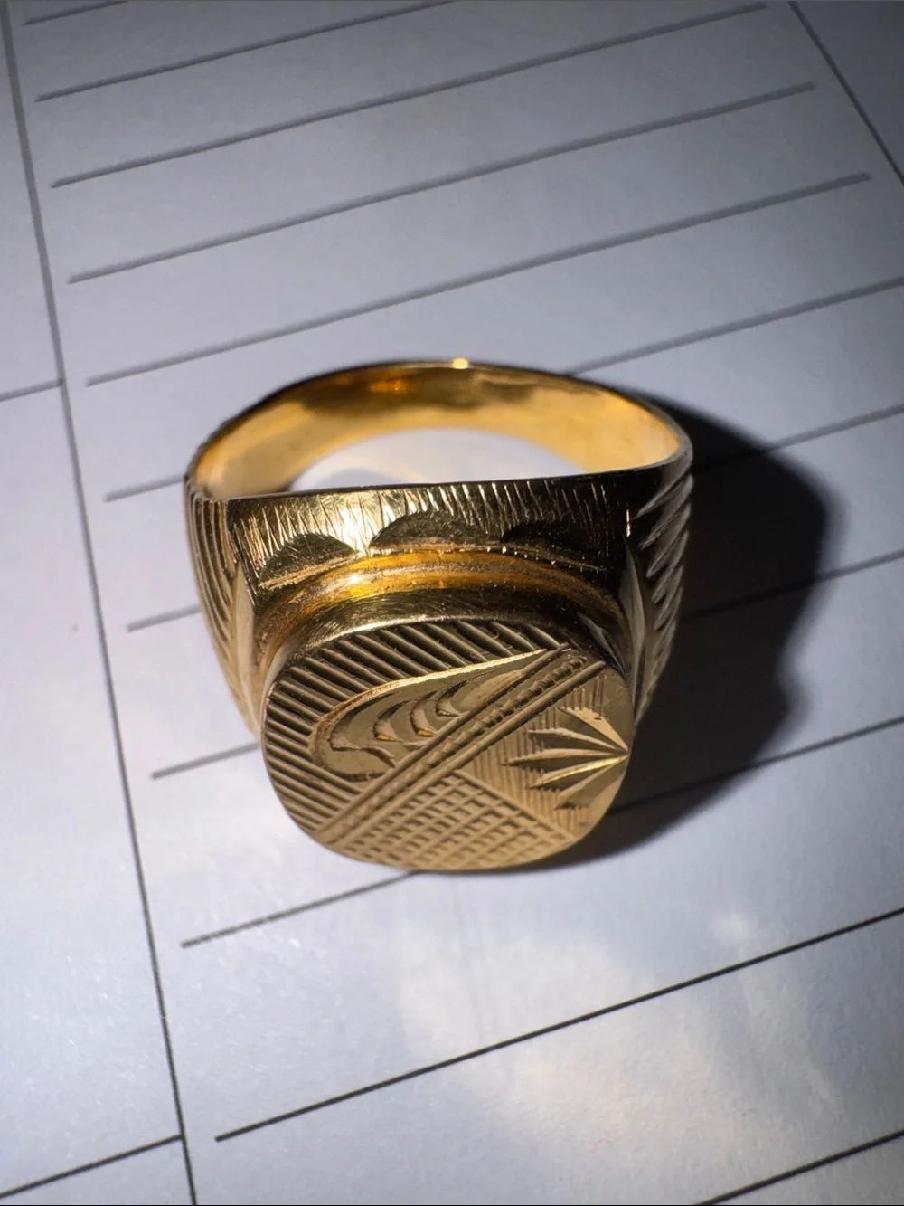 Solid 22 ct Gold Men's Engraved Signet Ring - Classic Style 11.45 grams
